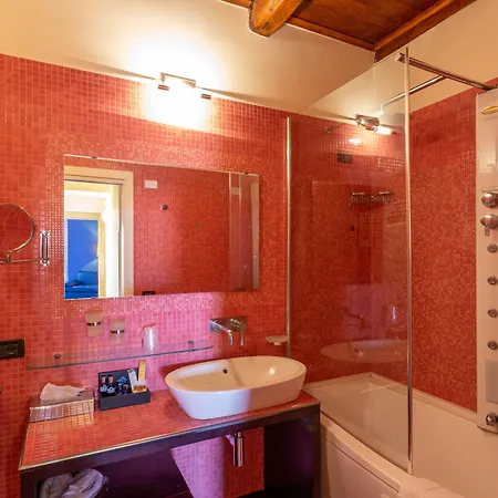 Maison Tofani 4*